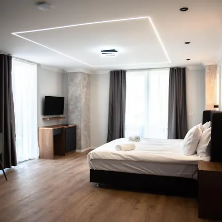 Luciano Hotel *