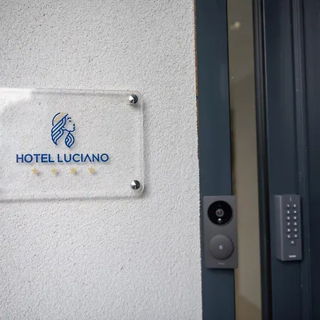 Hotel Luciano *